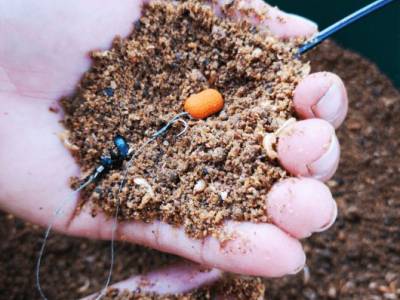 Ako vyrobi� method feeder mont� s n�strahov�m ost�om