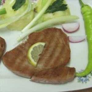 Marinovan stejk z tuniaka