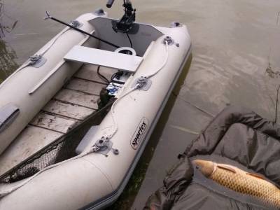 Pa�o Pavl�k: nafukovac� �ln Sportex Shelf 250