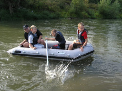 Albastar AKCIA-�ln + ZDARMA motor Rhino Cobold