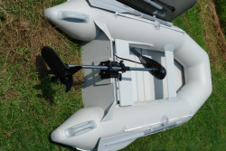 Albastar AKCIA-�ln + ZDARMA motor Rhino VX 28