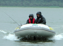 Akcia FANTOM 600 �ed� + ZDARMA sonar HDS-5
