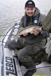 Akcia FANTOM 600 �ed� + ZDARMA sonar HDS-5