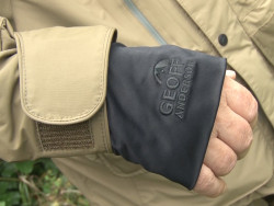  Vntorn vrecko vemi praktick na uloenie osobnch vec a na uloenie rybrskych dokladov  ktor ostan stle v suchu