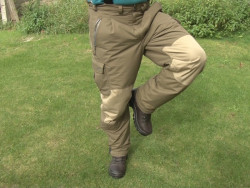  Test v umvarke preukzal e obleenie ostalo such z vntornej strany aj pri silnom tlaku z vapky a neustlemu prsunu vody