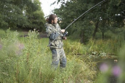  Kad kto obubuje pobyty v prrode vie e obleenie GEOFF ANDERSON je t nalepia voba i u pri vode alebo len tak na chate s priatemi