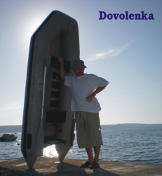 Tak pohoda na krsnej vodnej ploche kde s najlepie rybaky dalej od brehu a to jedine na stabilnom lne SPORTEX