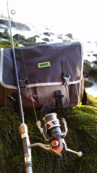 Rybárska taška Zebco Shoulder Bag, 38x12x30cm