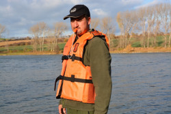 Rybrska zchrann vesta plvacia