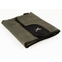 Kone�ne �iadne provizorne taniere v podobe stromovej k�ry a podobn�ch napodoben�m - perfektn� set z ly�icami - vydli�kami - no�mi a dvoma taniermi