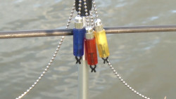 Vborn cena za 3 kusy  - profesionlny kaprrsky Swinger- policajt na spozorovanie zberu