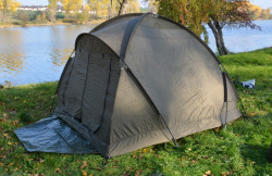 zapnut� bivak neprepust� vodu a ochr�ni pred chladom