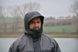 Extrmne tepl termo obleenie vetru a vode odoln vs ochrni pred lejakom a snehom ale aj silnm vetrom