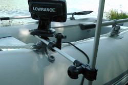 FASTEN - Platforma na sonar 10x10cm s ramenom