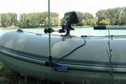 FASTEN - Platforma na sonar 10x10cm s ramenom