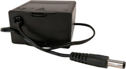 Driak na 8xAA/12V batrie s napjacm konektorom