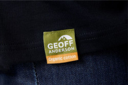  Tri�ko Geoff Anderson Organic Tee �ierne s oran�ov�m logom
