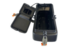 Kajak sonar pod konzola vn�tro boxu pre organizovan� ulo�enie elektroniky a k�blov