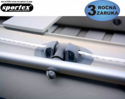 Jednoduch� obsluha aj na rieke pomocou vesiel nako�ko t�to  k�bov� veslov� �as� je ve�mi pevn� a siln� z�rove�