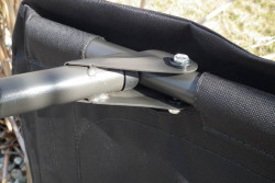 Ryb�rske kreslo s podr��kami a nastavite�n�mi nohami