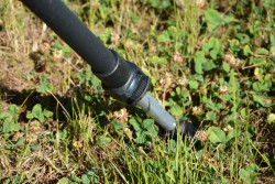 Lehtko so iestimi nohami a vankom