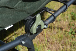 Lehtko so iestimi nohami a vankom