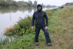 AKCIA - DOZER 5 + URUS 5 ierna - Geoff Anderson