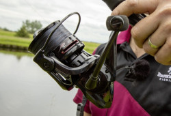 Feeder navijak Browning Black Viper Compact