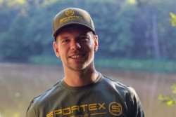  �iltovka SPORTEX Snap Back zelen� s logom
