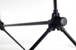 Kompaktn skladac stojan na tri rybrske prty