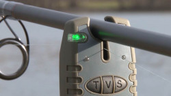  Prty v tomto modernom signaliztore zberu dokonale sedia ako maj jemn bon vstupky v prpade bonho zberu prt ostane pevne sedie v signaliztore