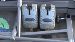  Prt umiesten na zadnej asti stojanu v opierkach na udice ktor vm tak isto pribalme v naom sete na pohodln rybaky