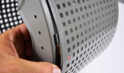 Plastov vedro na iv nstrahu s uzverom