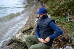 Geoff Anderson vesta Dozer Liener- f. �ierna